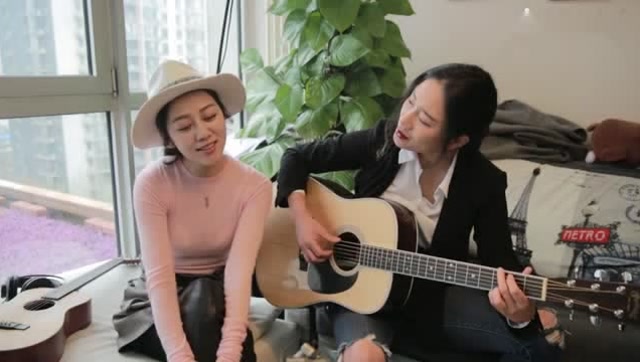 女声吉他弹唱 《慢慢喜欢你》，享受慢节奏的细腻温暖！