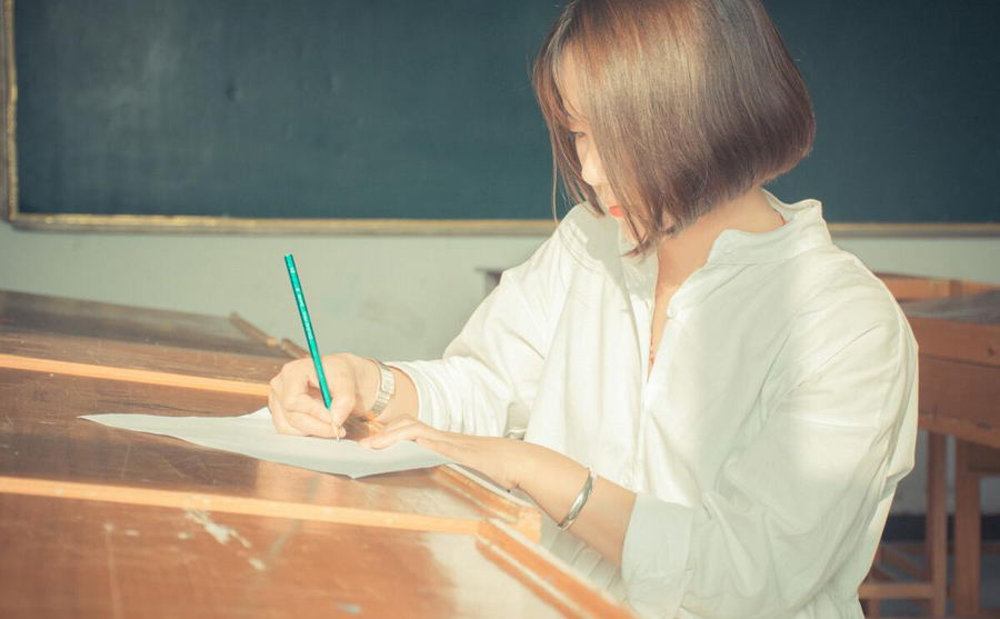 《那女孩对我说》吉他谱_吉他弹唱教学讲解视频_C调原调吉他谱